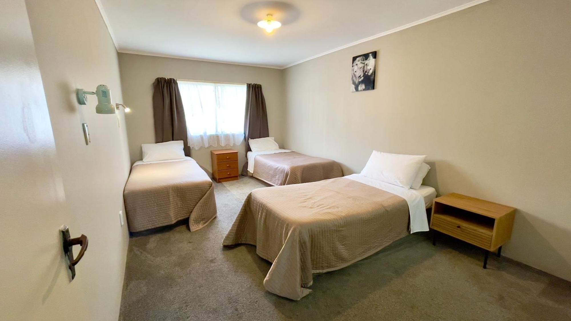Waiuku Motel Экстерьер фото