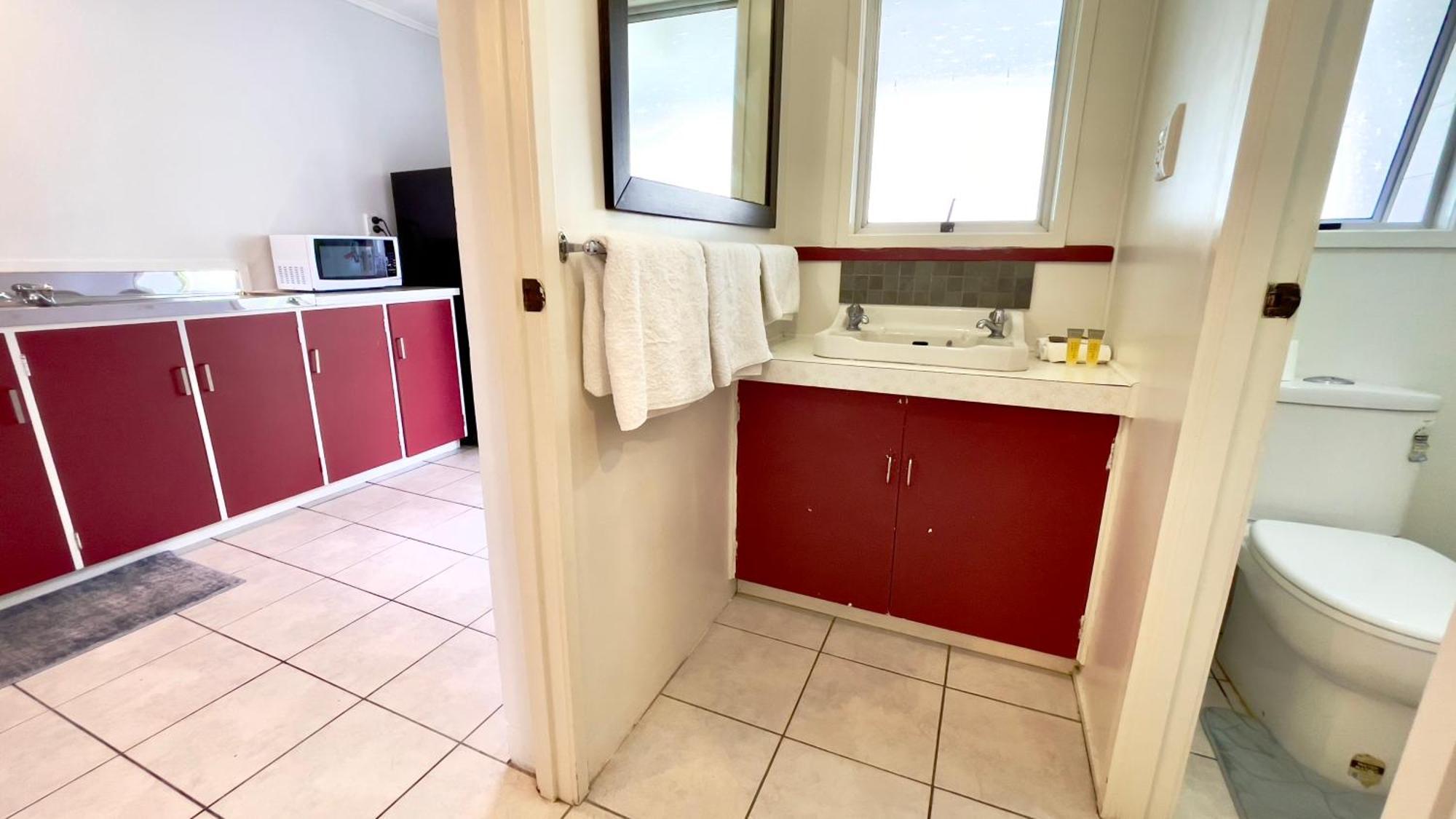 Waiuku Motel Экстерьер фото