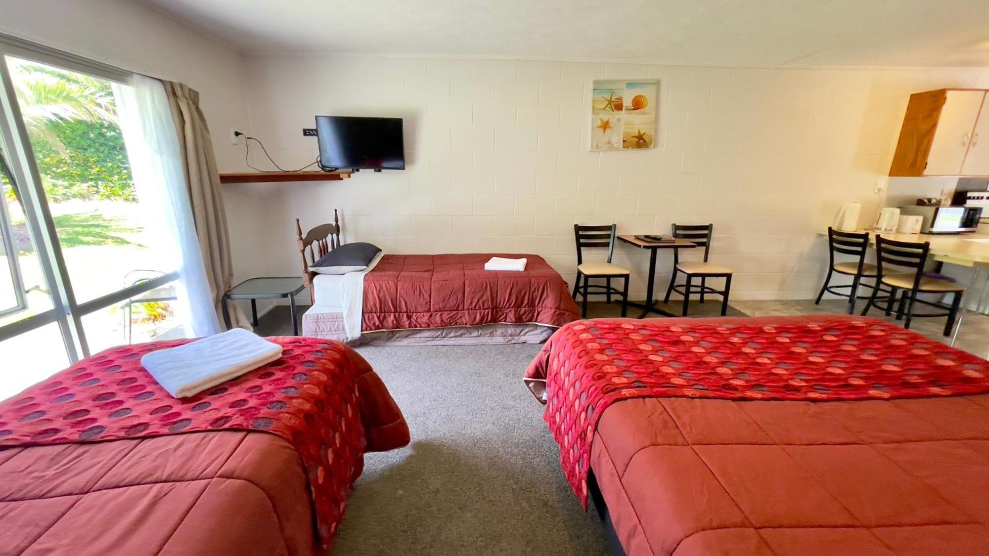 Waiuku Motel Экстерьер фото