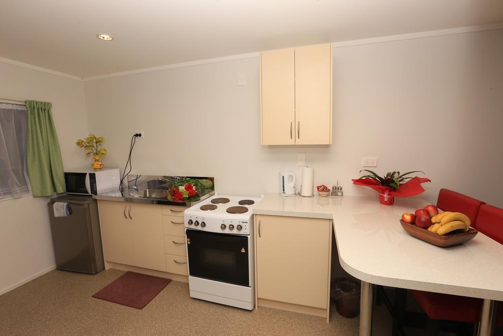 Waiuku Motel Экстерьер фото