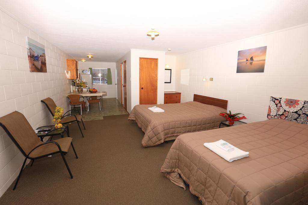 Waiuku Motel Экстерьер фото