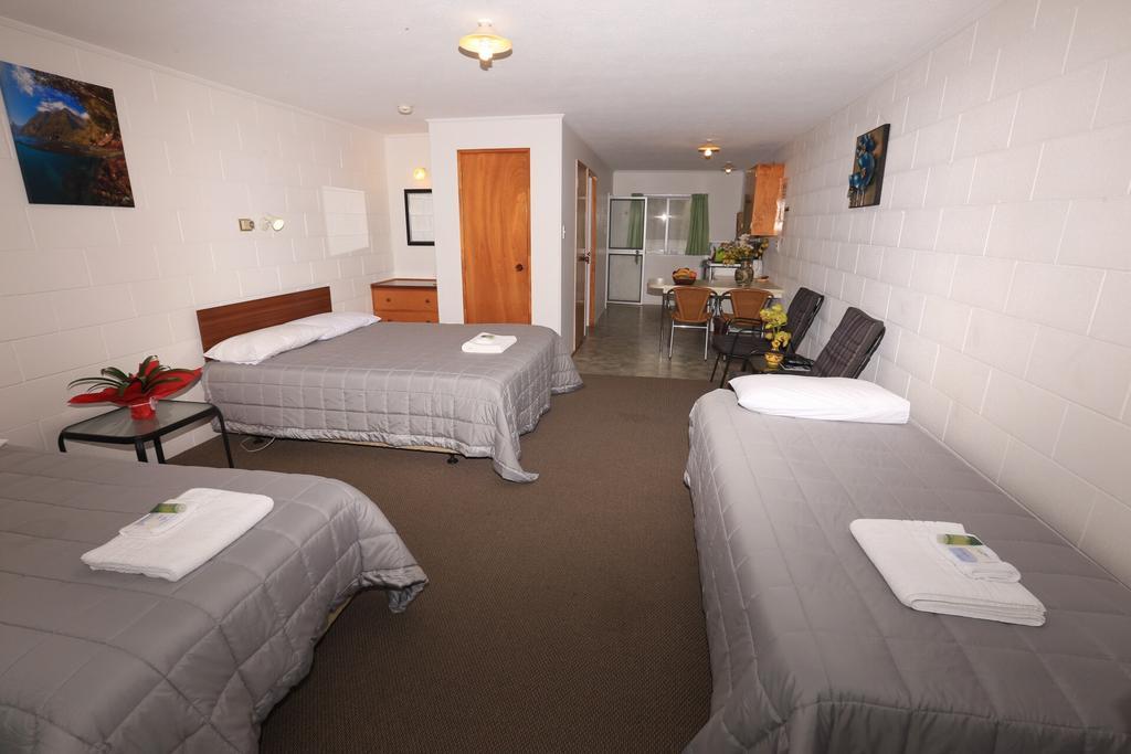 Waiuku Motel Экстерьер фото