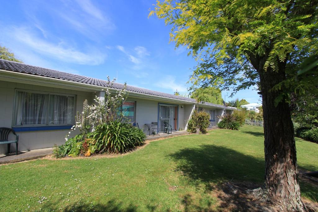 Waiuku Motel Экстерьер фото
